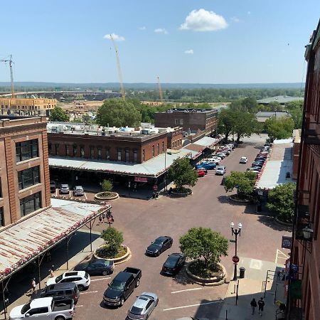 Blackout Themed Residence In The Prime Heart Of Omaha'S Old Market! Омаха Экстерьер фото